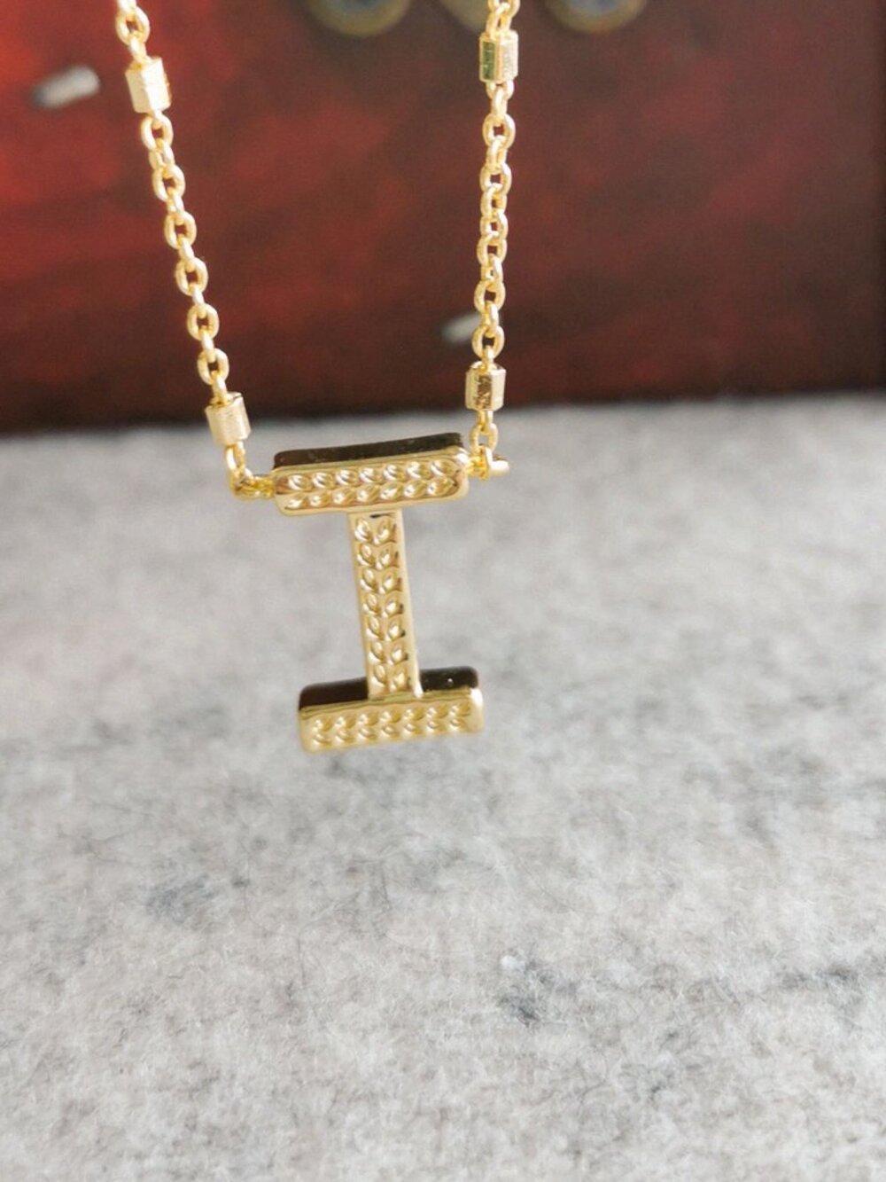 Kendra Scott Letter I Pendant Necklace - Gold - Picture 4 of 4